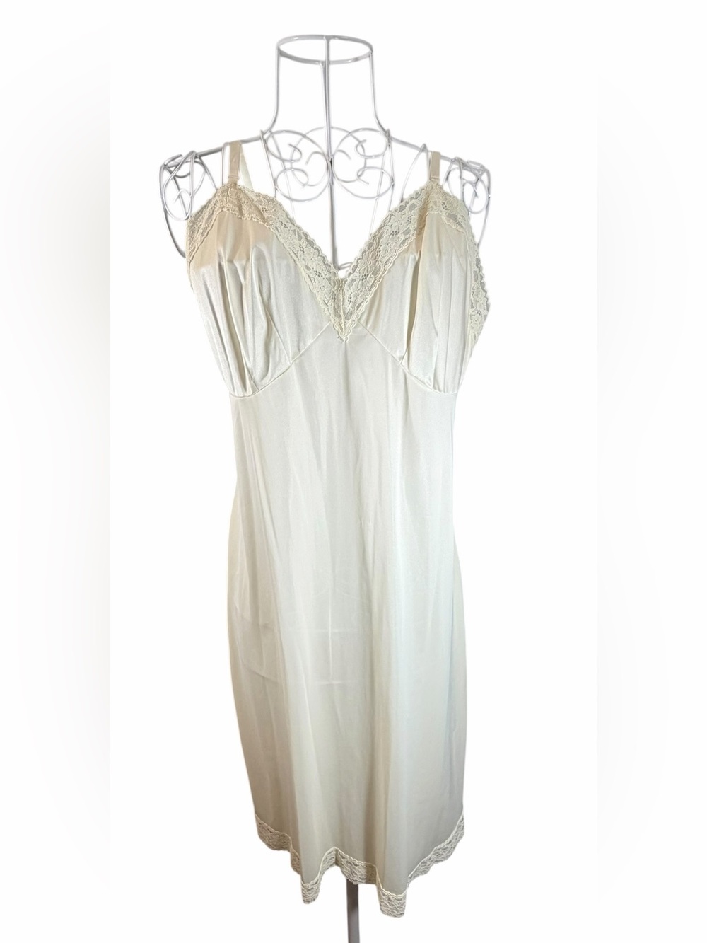 Vintage Vanity Fair Pale Yellow Cream Lace-Trim Nylon Slip Dress Ethereal Fairy